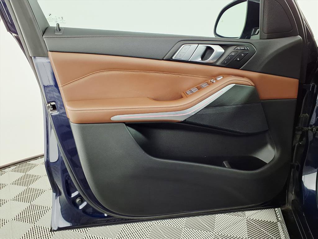 Used 2022 BMW X7 xDrive40i w/ Executive Package image 17