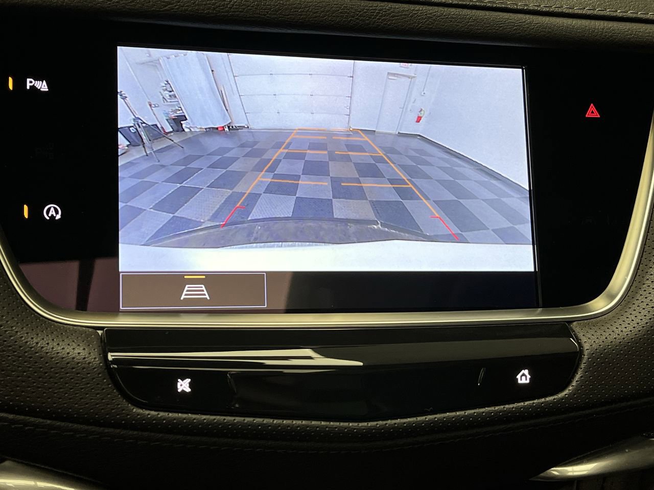 Certified 2024 Cadillac XT5 Sportv w/ LPO, Floor Liner Package AWD/4WD image 6