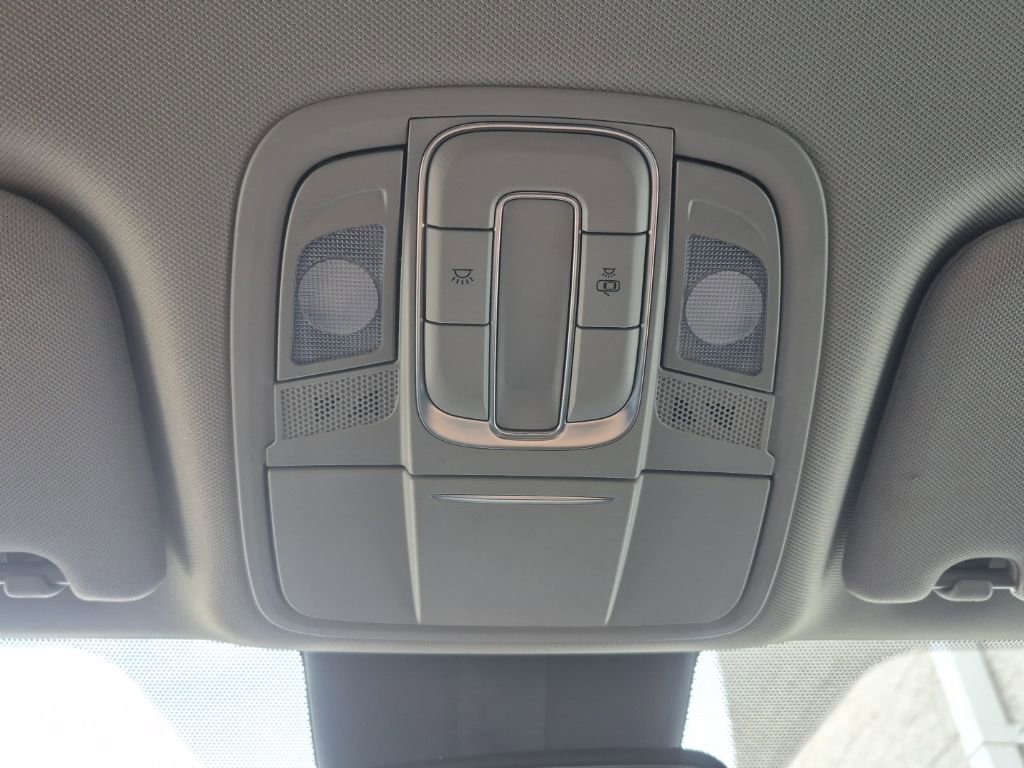 Used 2020 Hyundai Santa Fe SEL FWD image 34