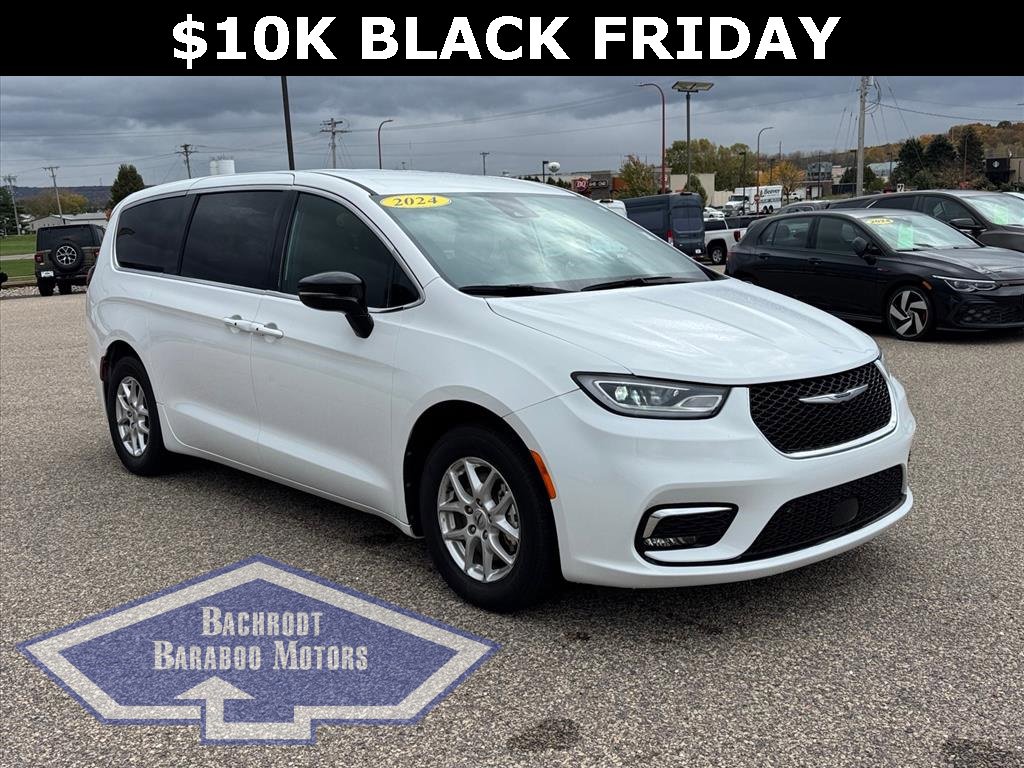 Used 2024 Chrysler Pacifica Touring