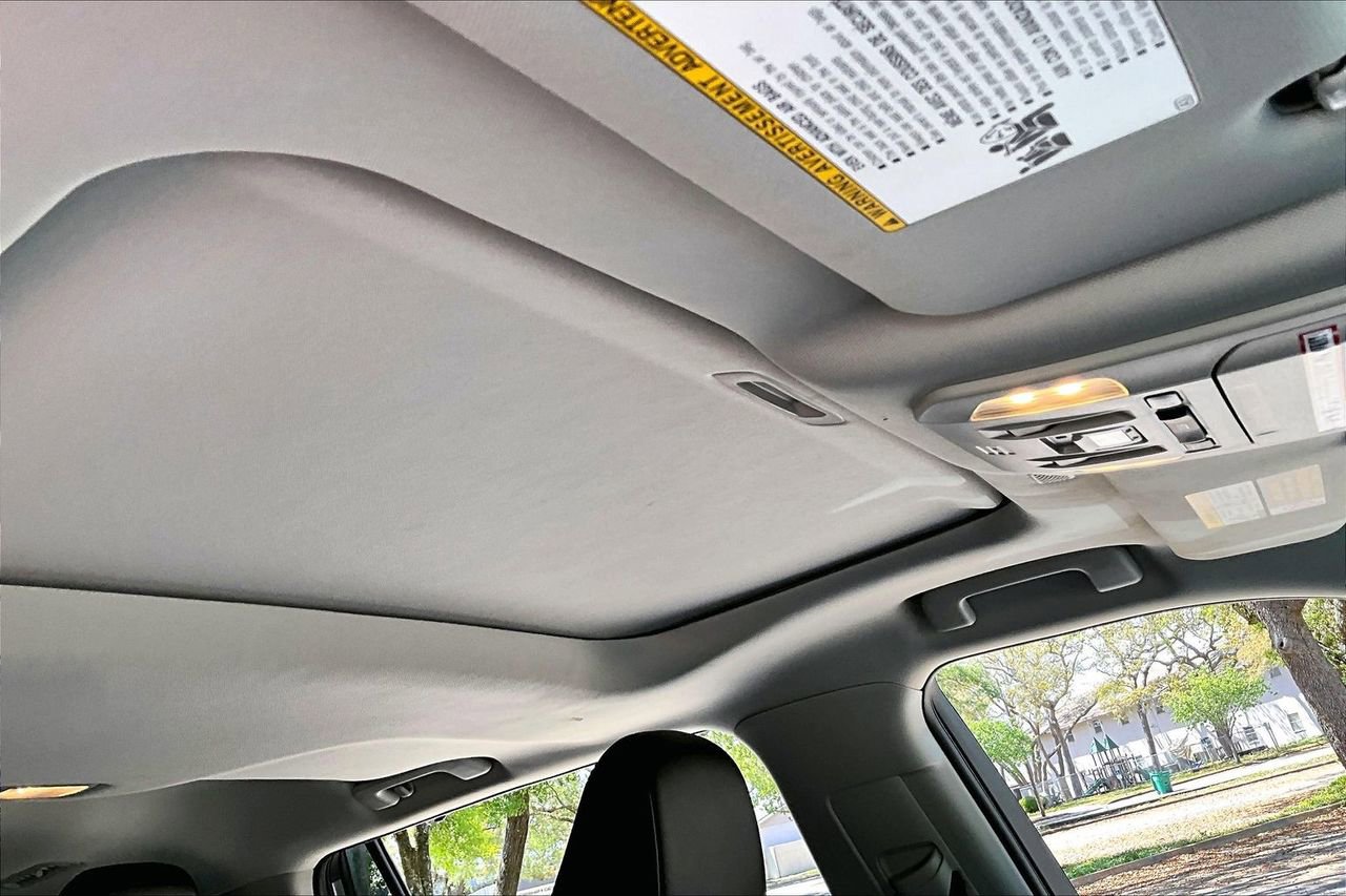 Used 2022 Toyota Highlander XLE image 28