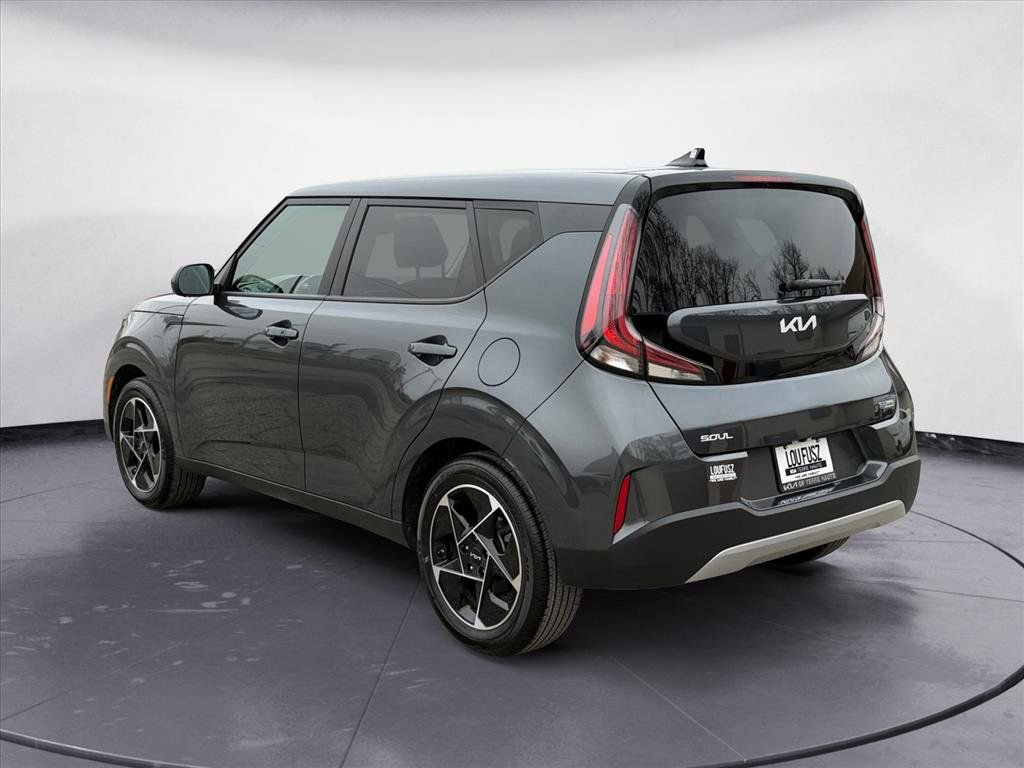 Used 2024 Kia Soul EX image 4