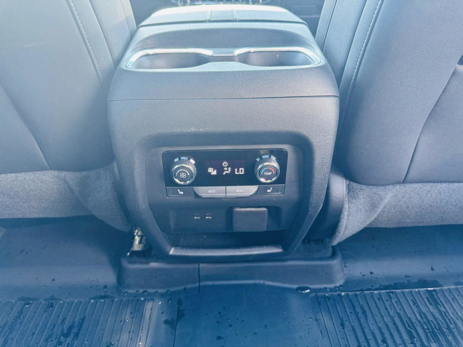 Used 2024 Chevrolet Traverse RS w/ LPO, Floor Liner Package image 32