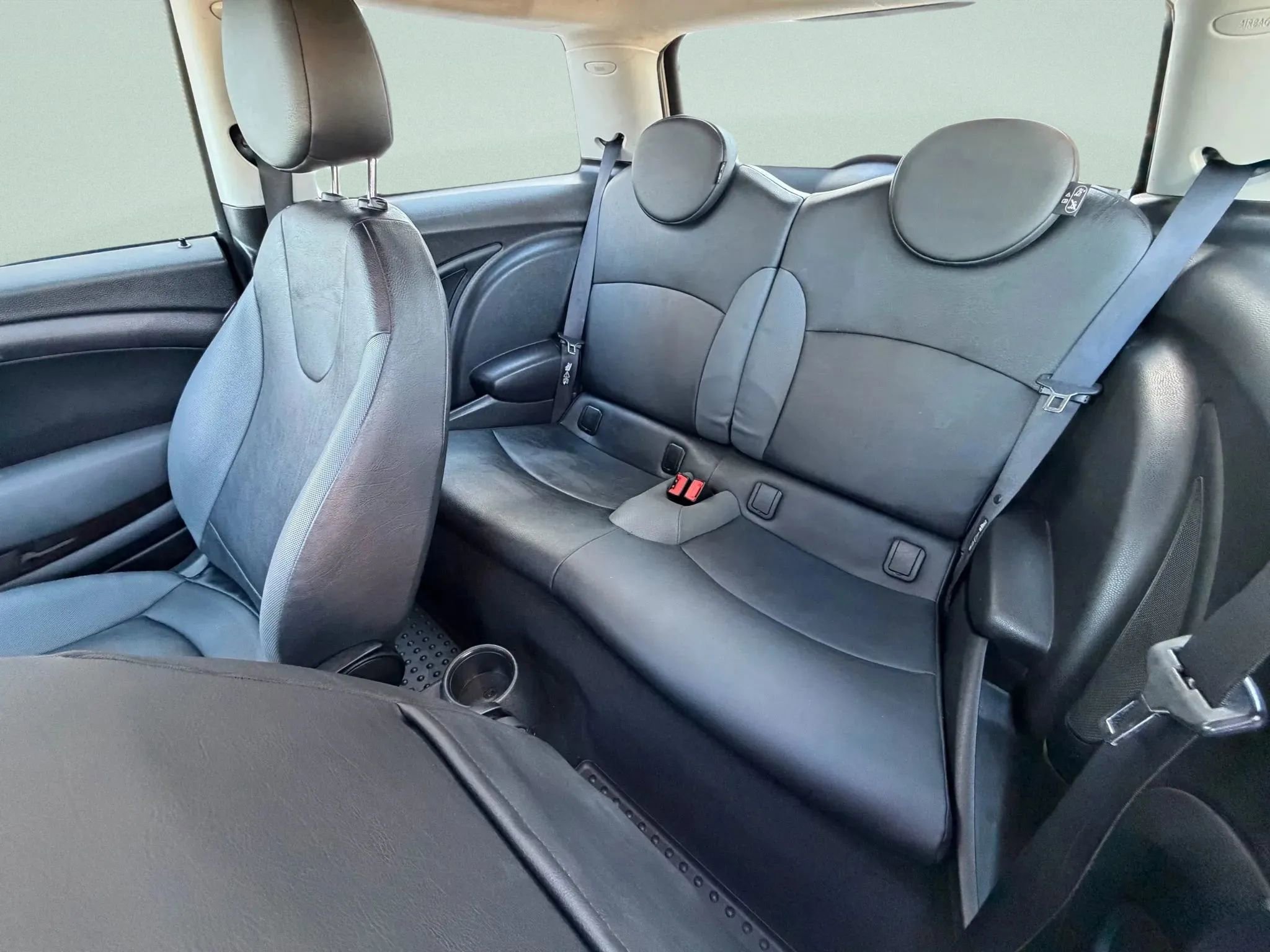 Used 2010 MINI Cooper Hardtop image 37