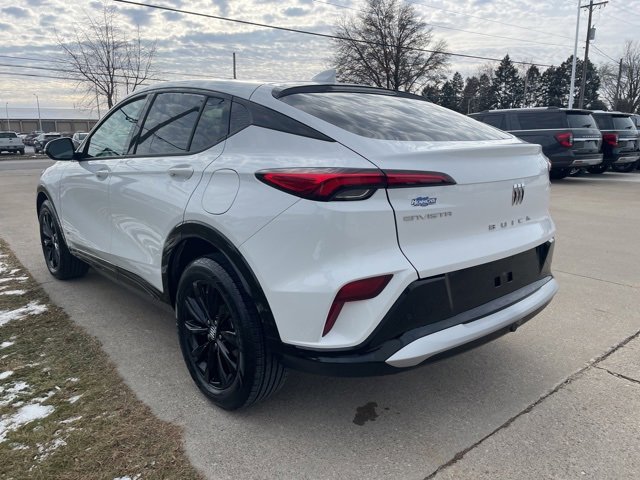 Used 2025 Buick Envista Sport Touring image 2