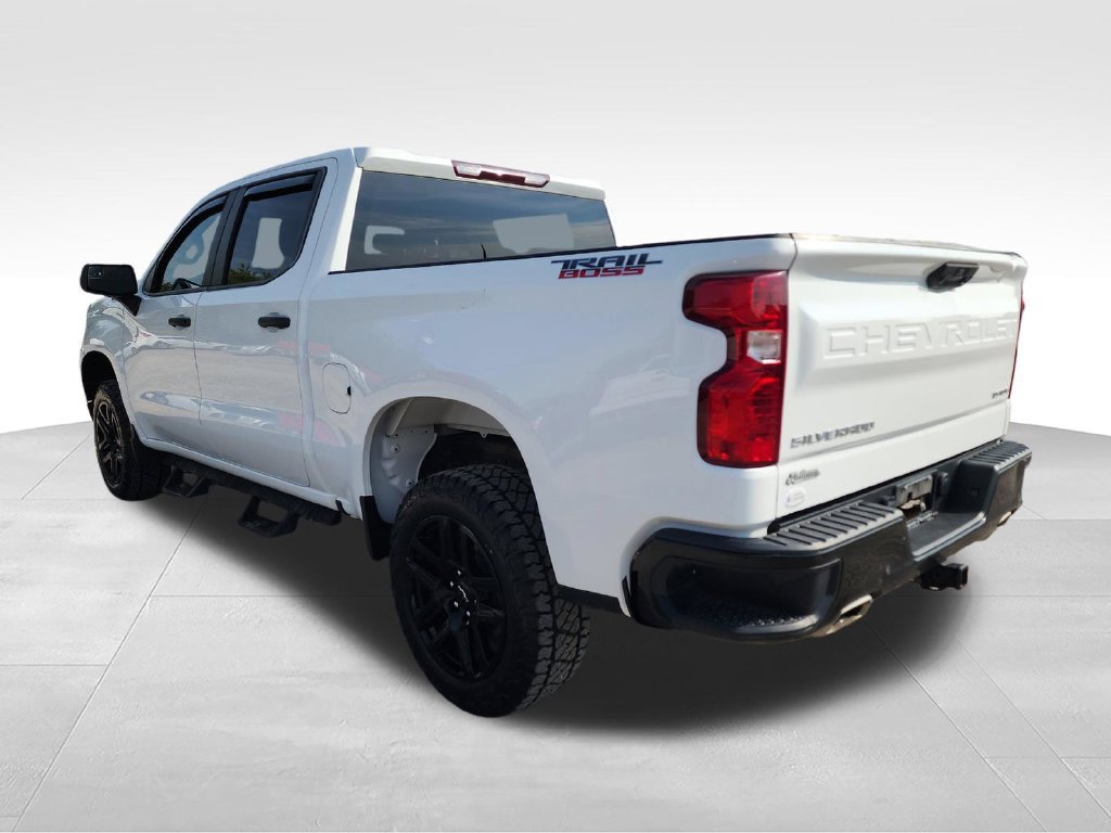 Used 2023 Chevrolet Silverado 1500 Custom Trail Boss AWD/4WD image 5