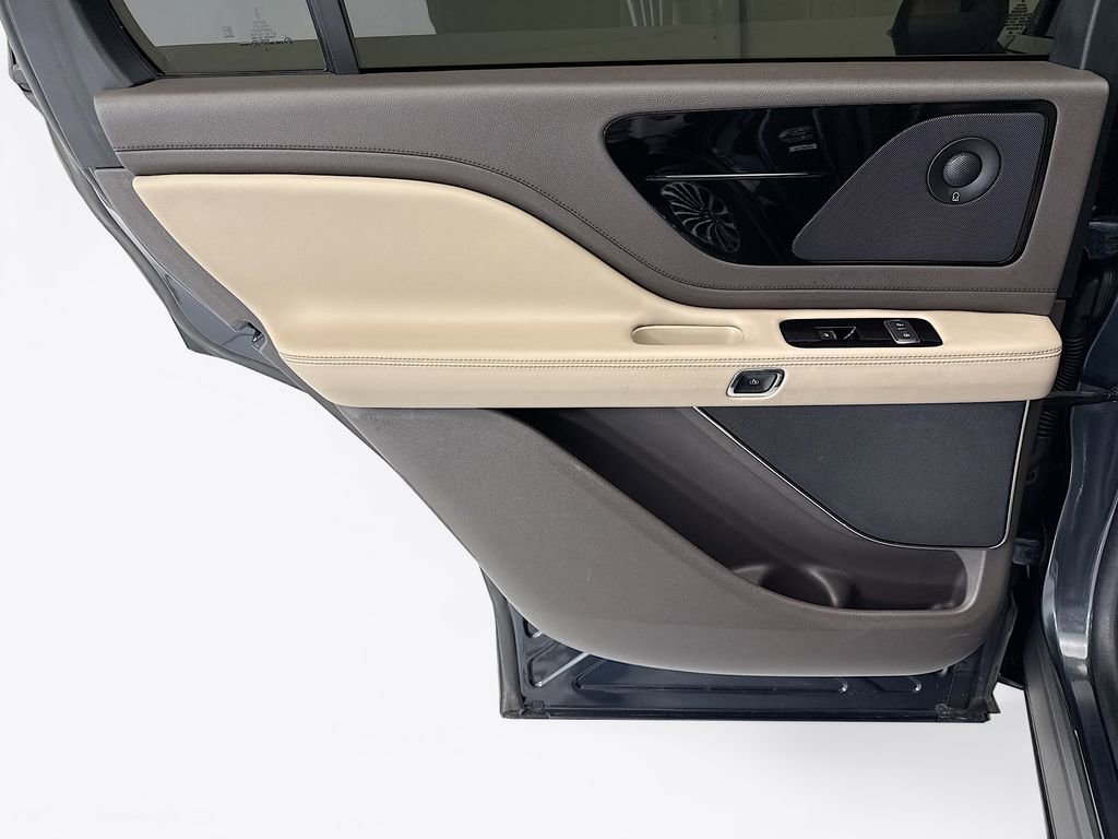 Used 2022 Lincoln Aviator Reserve w/ Elements Package Plus image 25