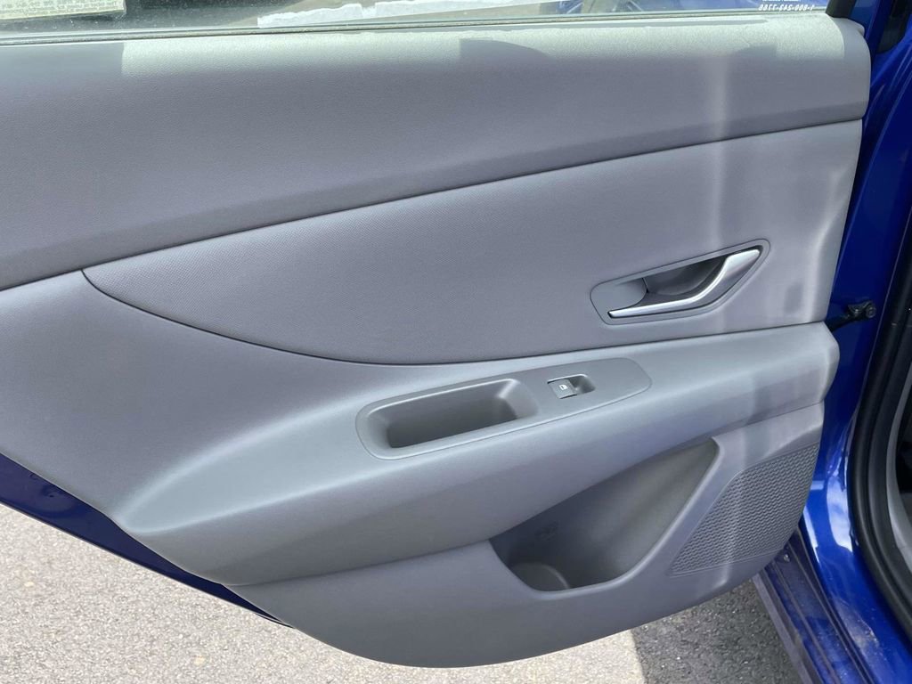 Used 2025 Hyundai Elantra Sport FWD image 11