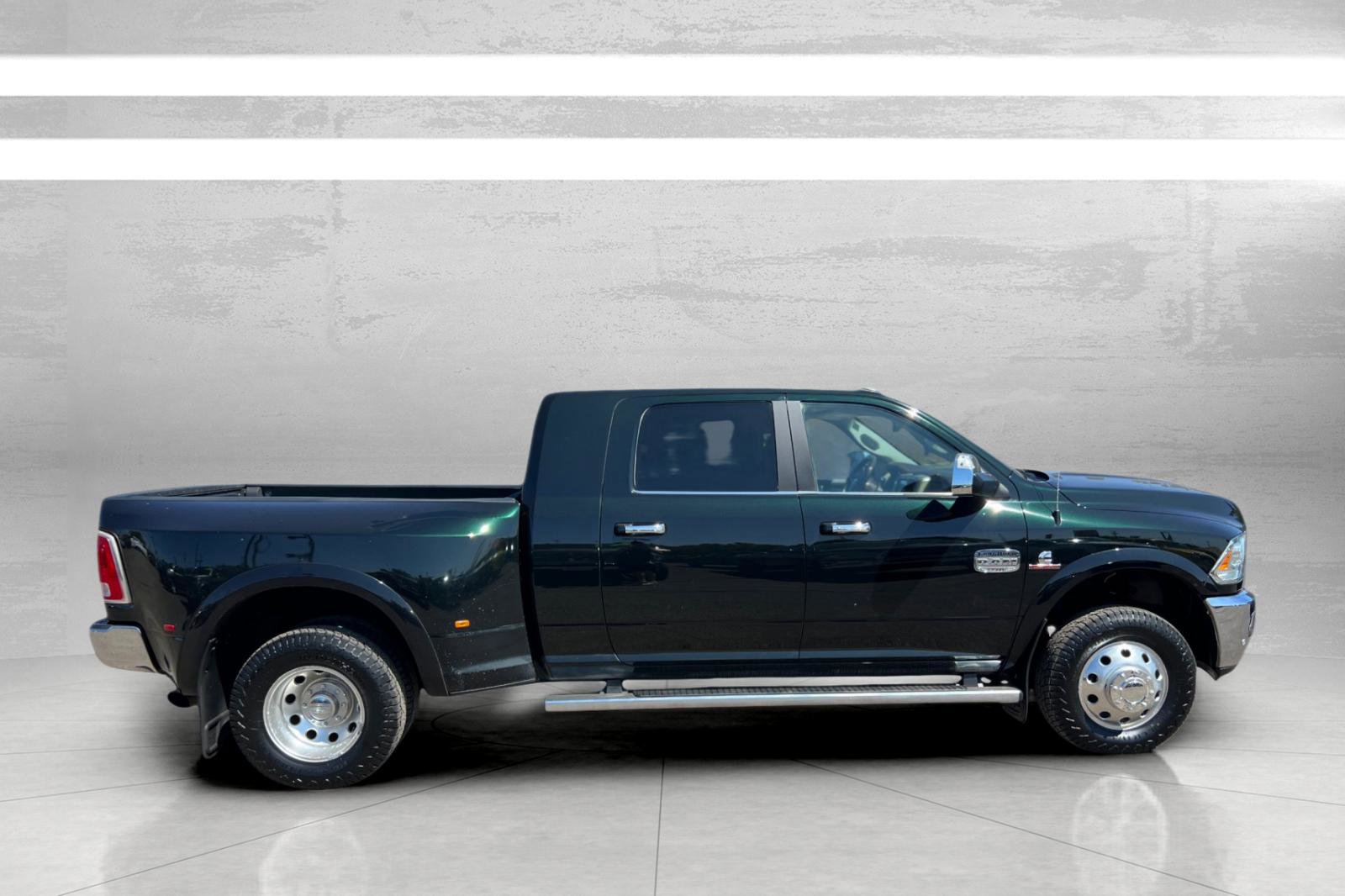 Used 2018 RAM 3500 Laramie Longhorn image 4