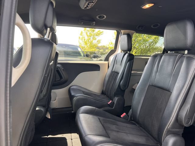 Used 2019 Dodge Grand Caravan SXT FWD image 17