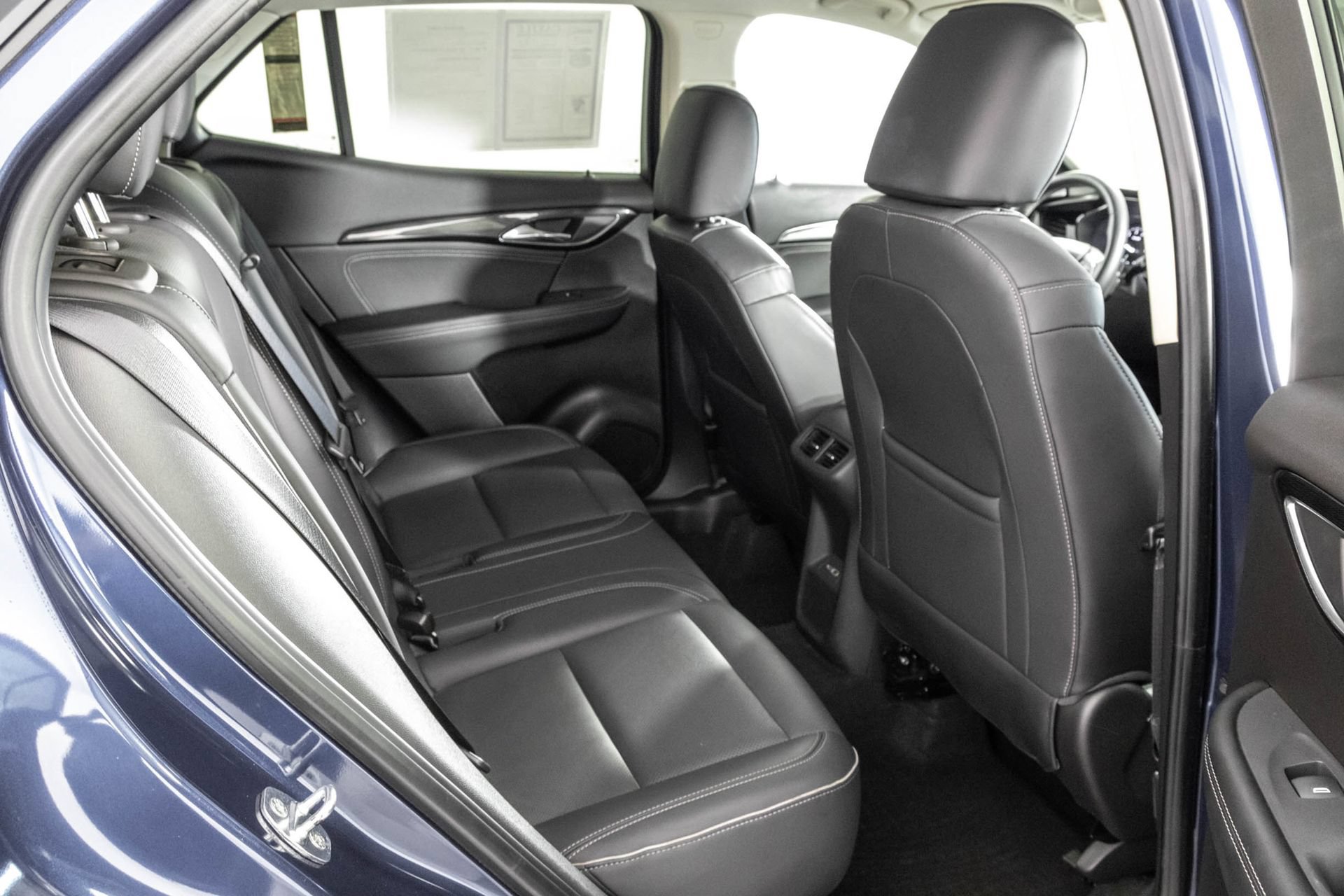 Used 2023 Buick Envision Essence AWD/4WD image 39