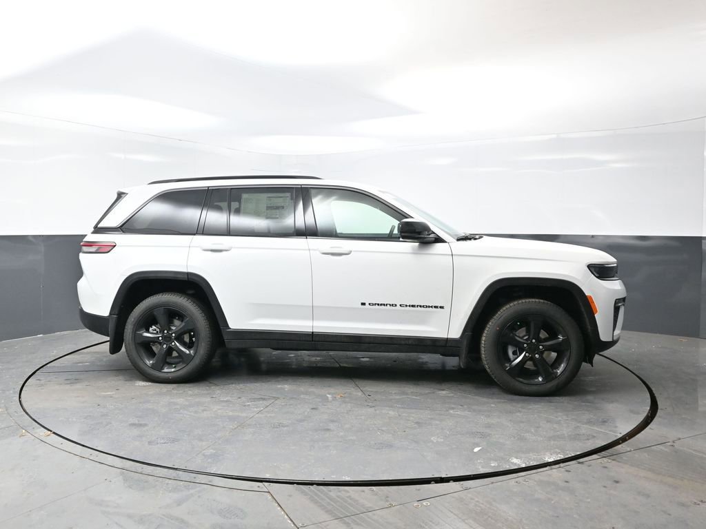 New 2026 Jeep Grand Cherokee Limited w/ Limited Altitude Package image 2