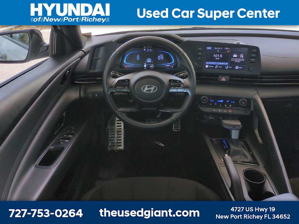 Used 2025 Hyundai Elantra Sport FWD image 16