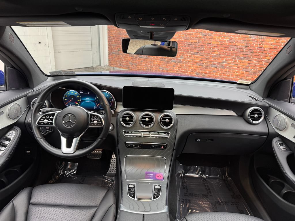 Used 2023 Mercedes-Benz GLC 300 4MATIC Coupe image 13