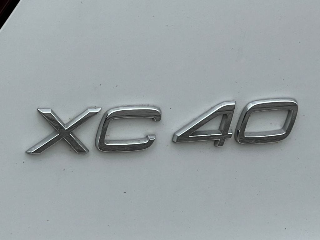 Used 2023 Volvo XC40 Recharge Ultimate AWD/4WD image 12