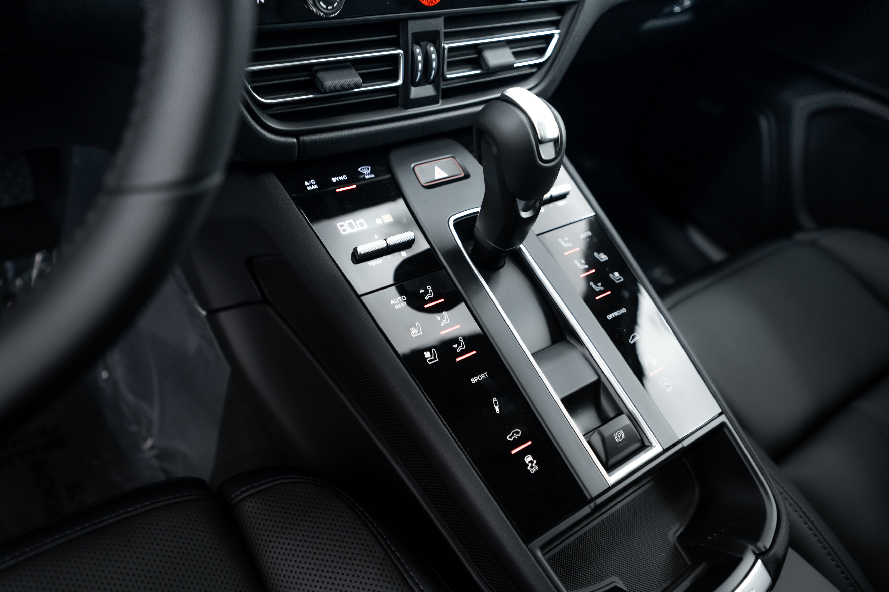 Certified 2026 Porsche Macan S AWD/4WD image 13