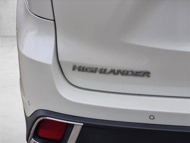 Used 2017 Toyota Highlander Limited AWD/4WD image 5