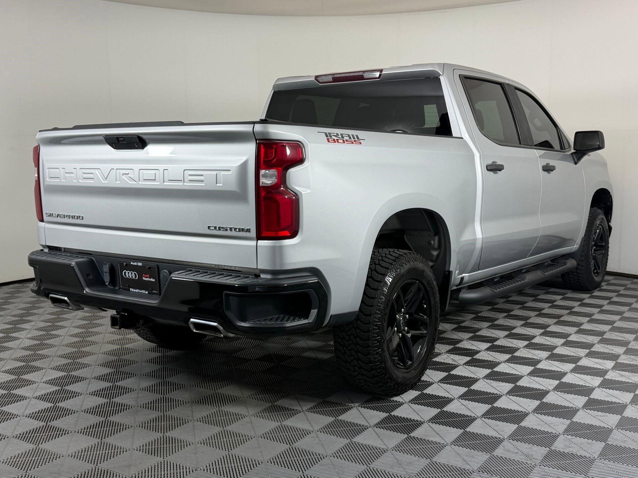 Used 2020 Chevrolet Silverado 1500 Custom Trail Boss w/ Custom Convenience Package AWD/4WD image 9