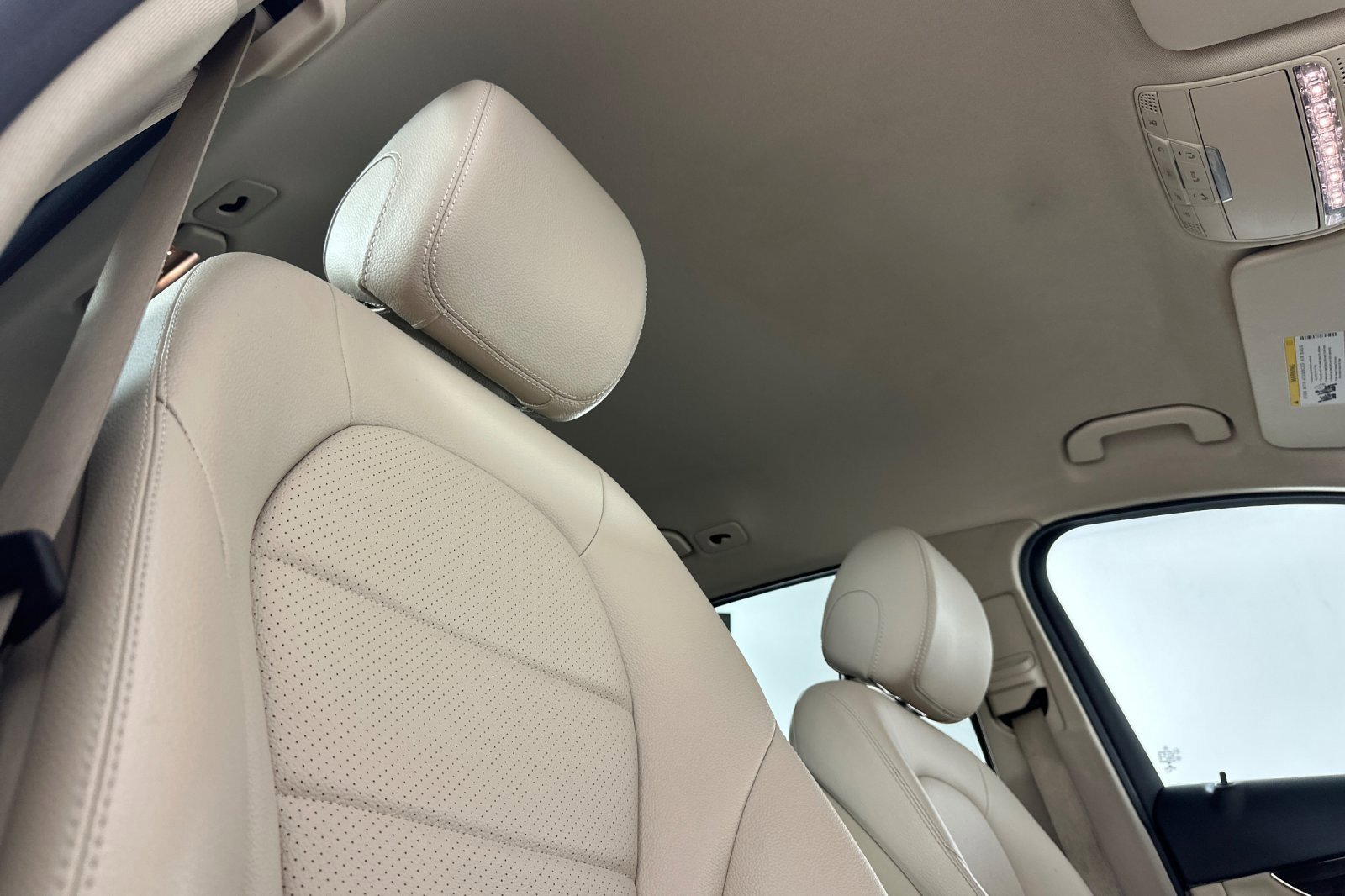 Used 2019 Mercedes-Benz GLC 300 image 16