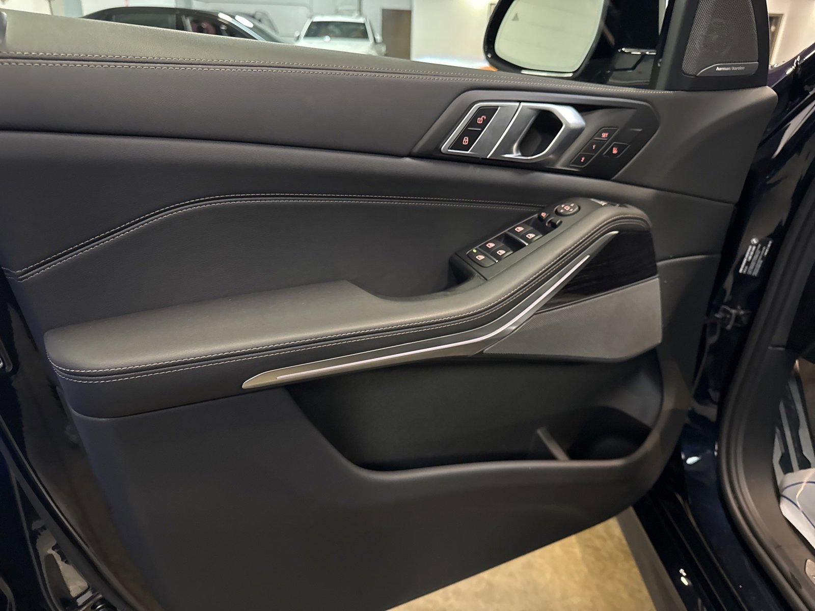 Used 2025 BMW X5 M60i image 16