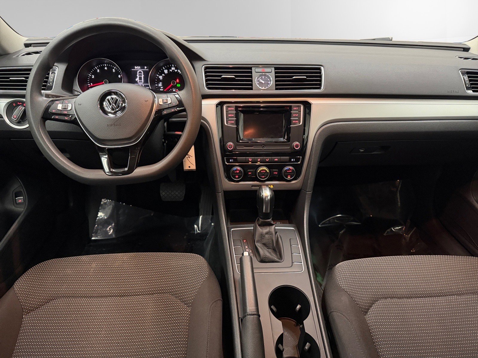Used 2016 Volkswagen Passat 1.8T S image 10