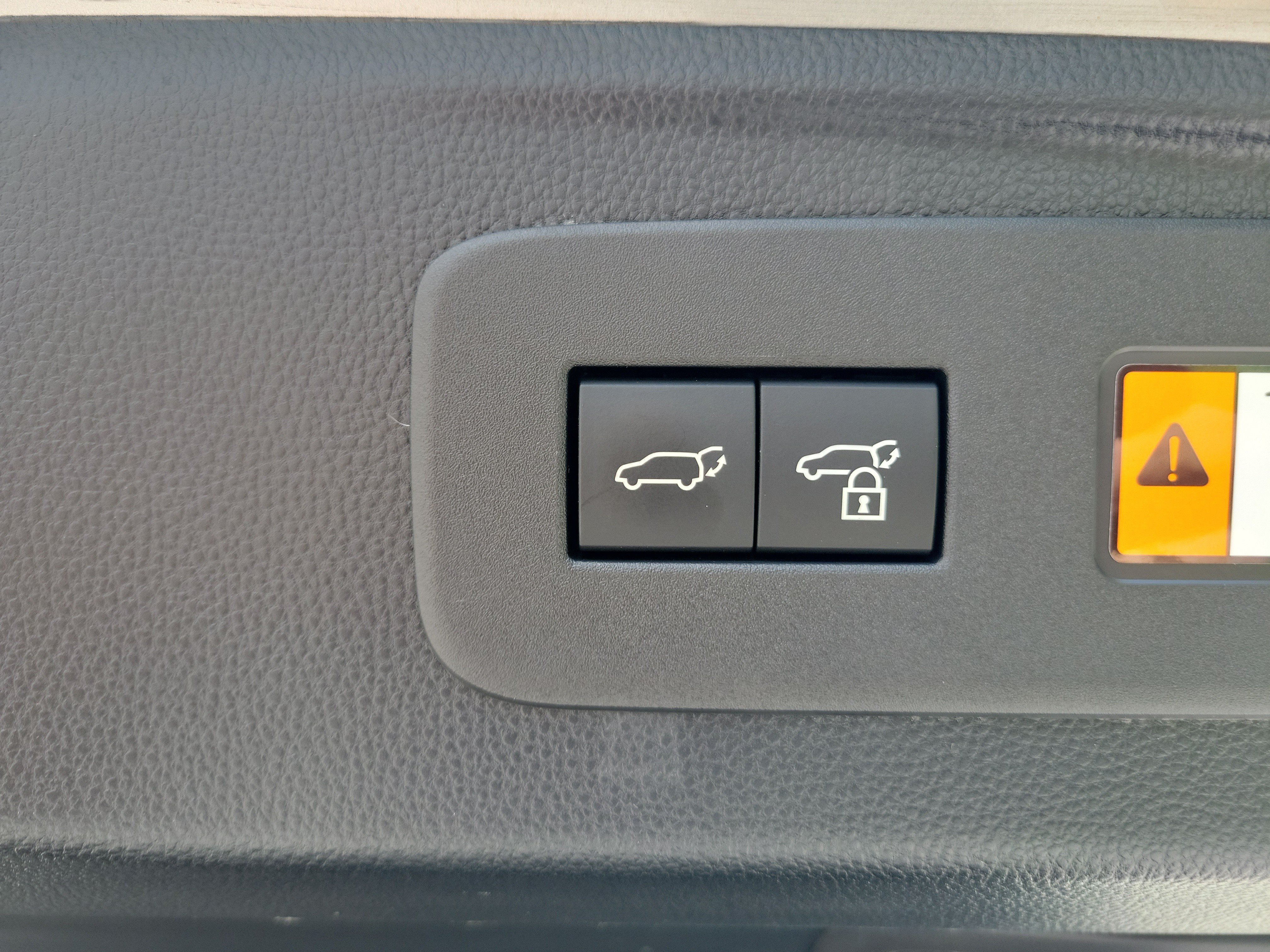 Used 2025 Lexus GX 550 w/ Accessory Package (2T) AWD/4WD image 12