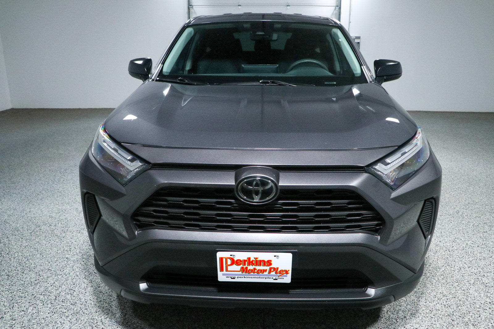 Used 2024 Toyota RAV4 LE FWD image 4