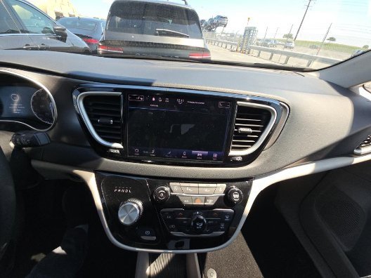 Used 2023 Chrysler Pacifica Touring-L image 10