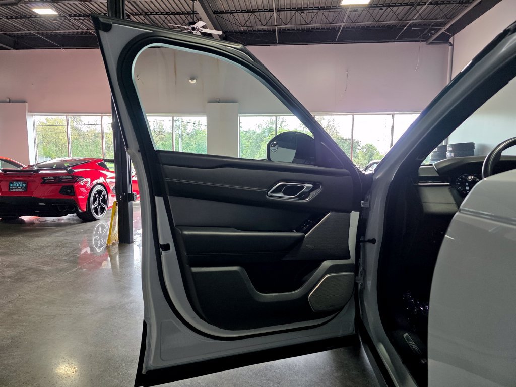 Used 2019 Land Rover Range Rover Velar R-Dynamic SE AWD/4WD image 14