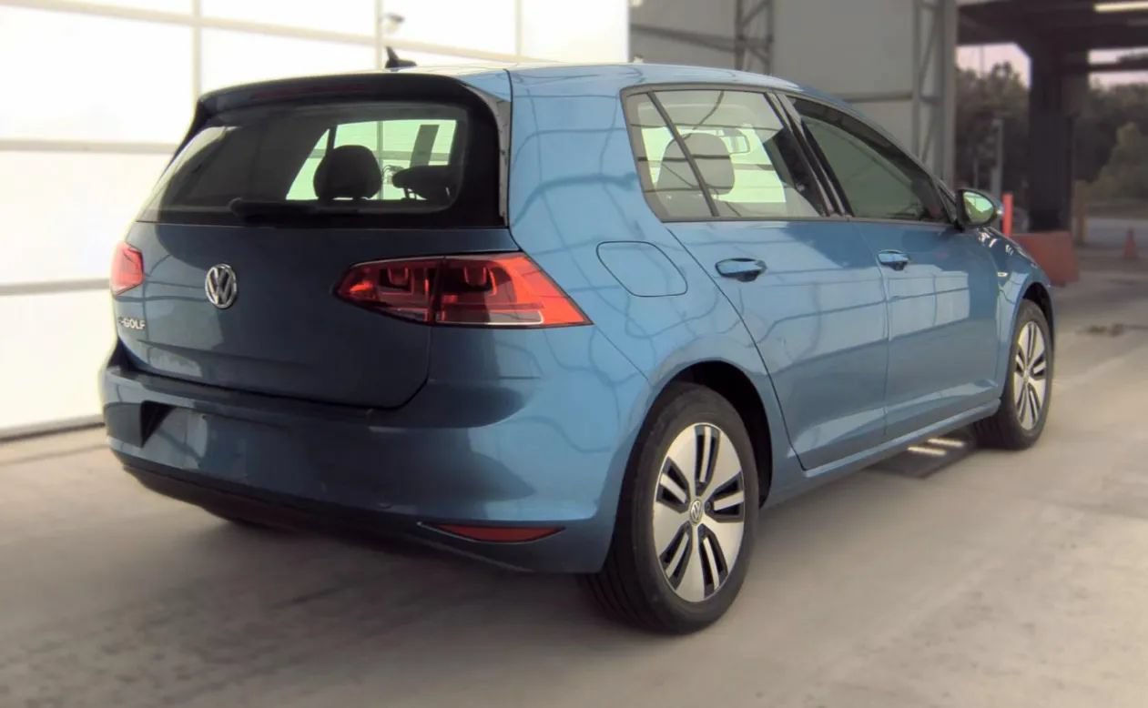Used 2016 Volkswagen e-Golf SE FWD image 5