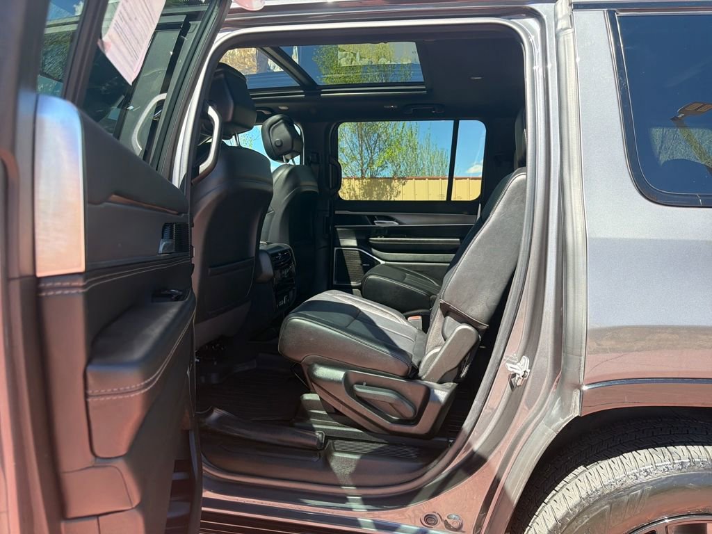 Used 2023 Jeep Wagoneer Series II image 20