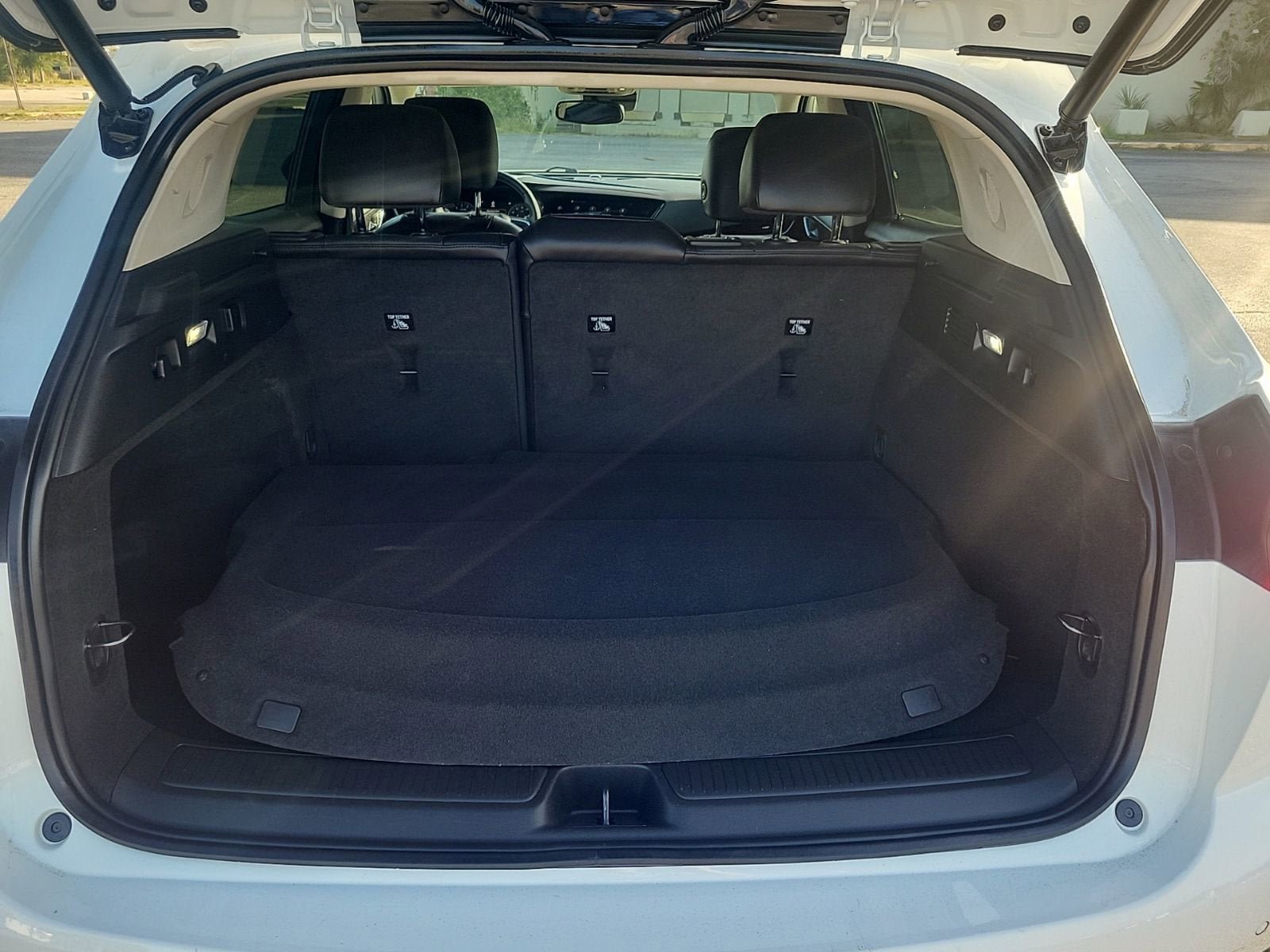 Used 2023 Buick Envision Essence w/ Sport Touring Package FWD image 8