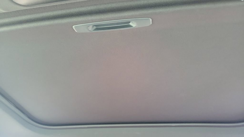 Used 2022 Toyota RAV4 SE w/ Weather & Moonroof Package AWD/4WD image 27