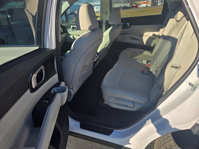 Used 2024 Kia Sorento S w/ Panoramic Sunroof Package image 19