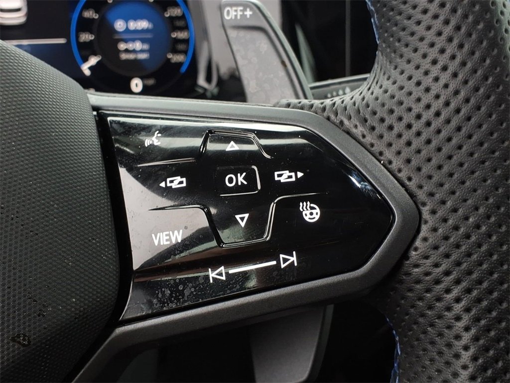 Used 2023 Volkswagen Golf 20th Anniversary Edition image 20