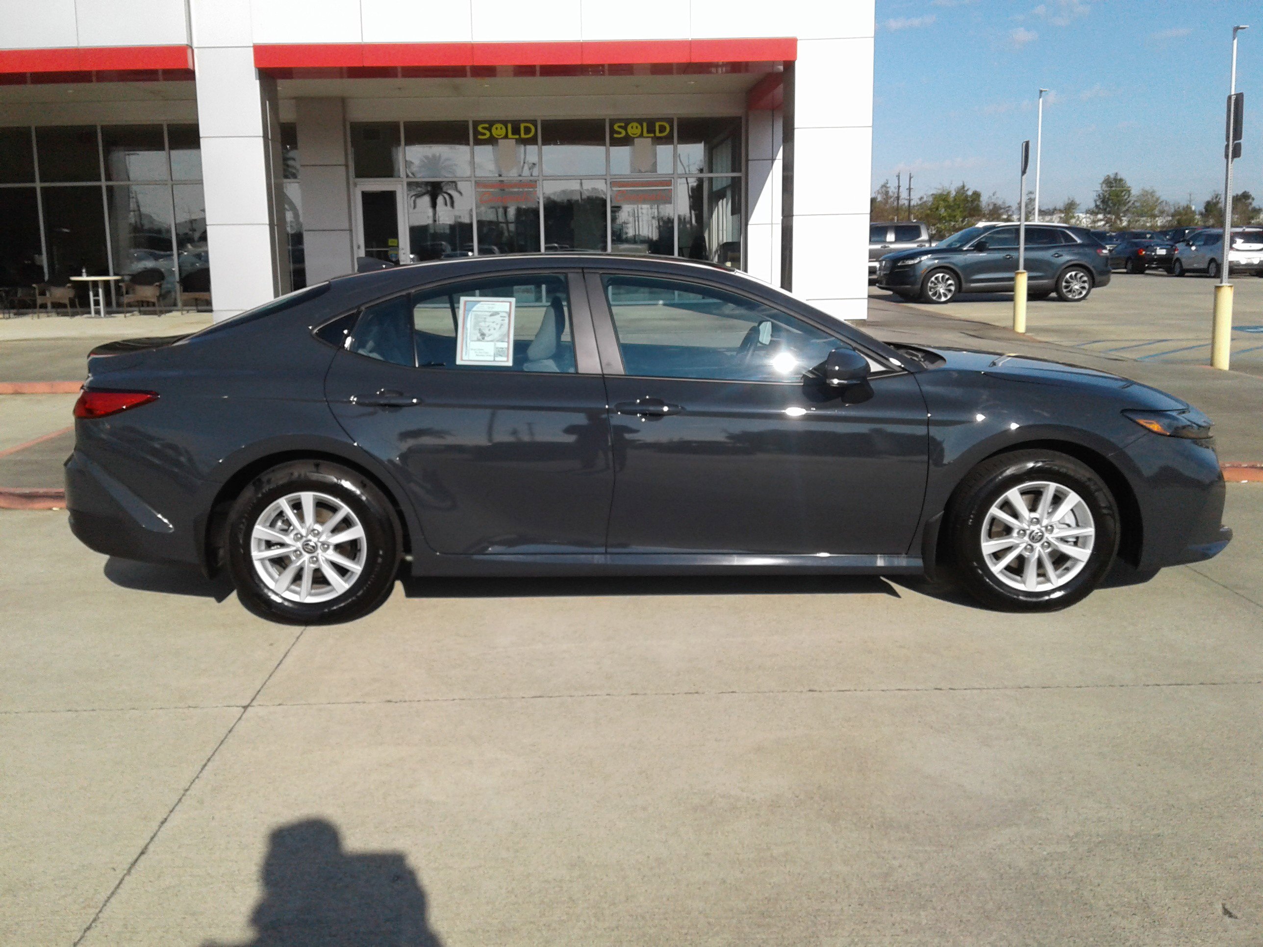 Used 2025 Toyota Camry LE image 8