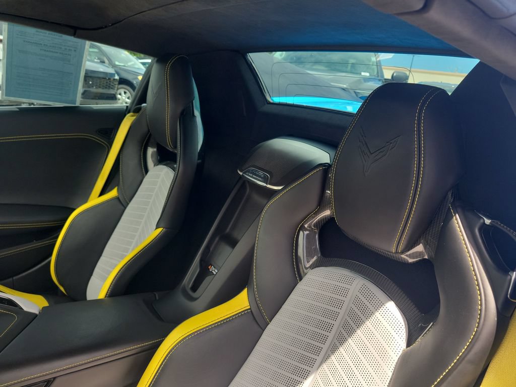 Used 2021 Chevrolet Corvette Stingray Premium Conv w/ Z51 Performance Package RWD image 19