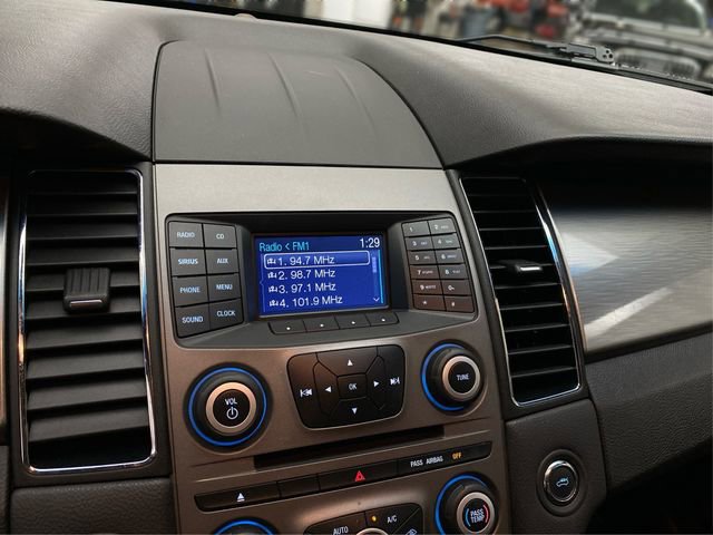 Used 2014 Ford Taurus SEL FWD image 29