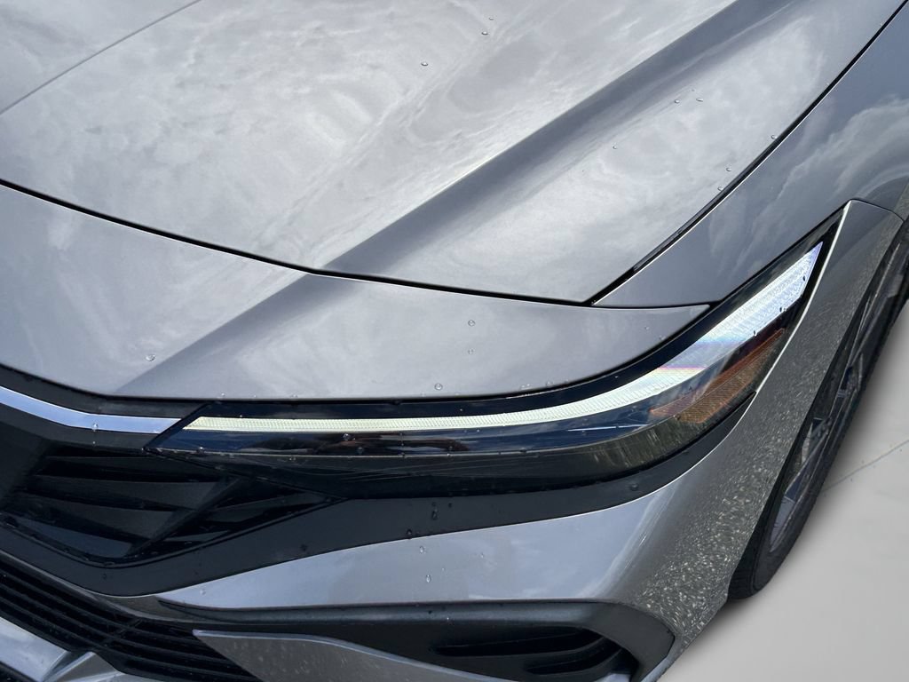 Certified 2025 Hyundai Elantra Sport FWD image 34