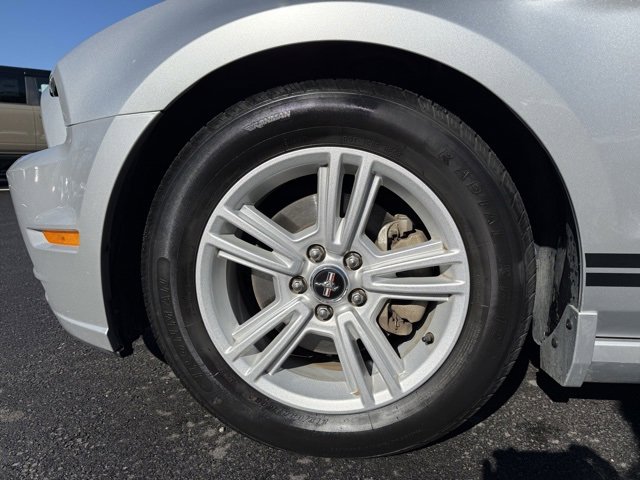 Used 2014 Ford Mustang V6 w/ Equipment Group 102A image 9