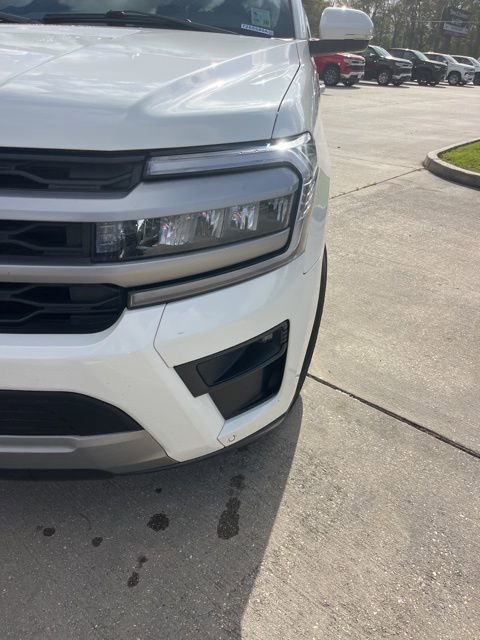 Used 2022 Ford Expedition XLT image 11