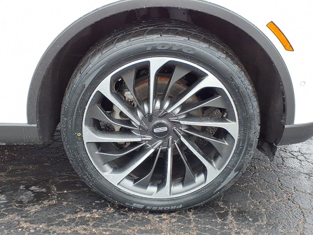 Used 2023 Lincoln Aviator Reserve w/ Equipment Group 201A image 9