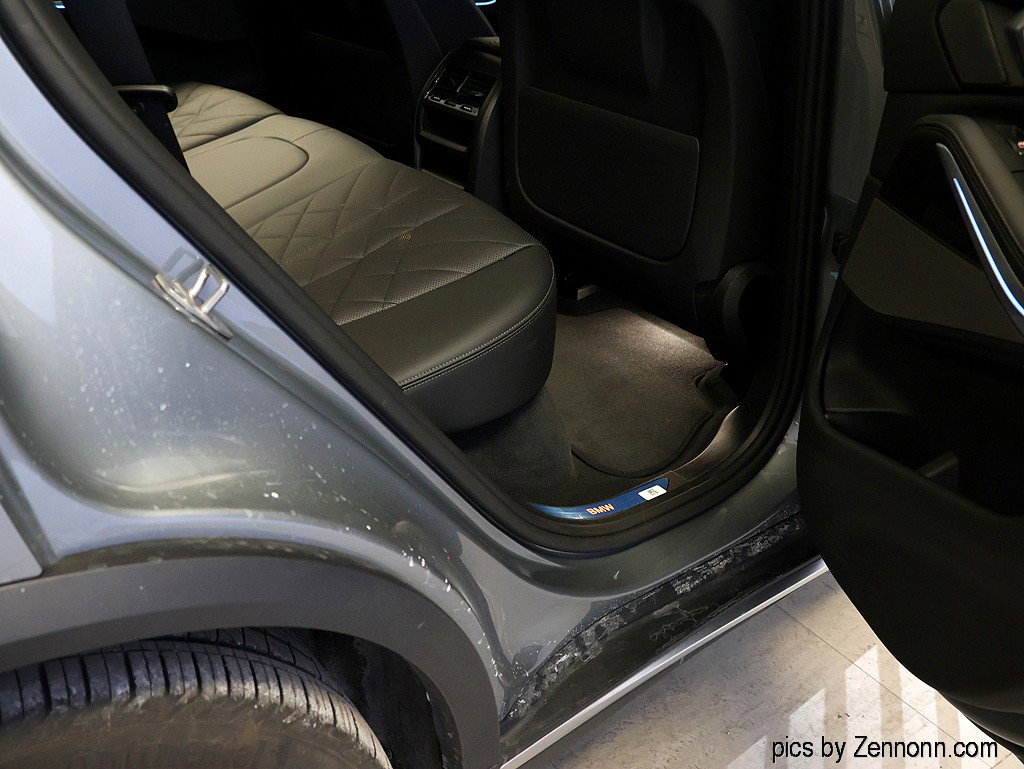 Used 2025 BMW X5 xDrive50e w/ Premium Package image 33