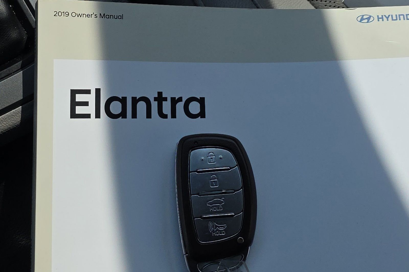 Used 2019 Hyundai Elantra Limited image 27