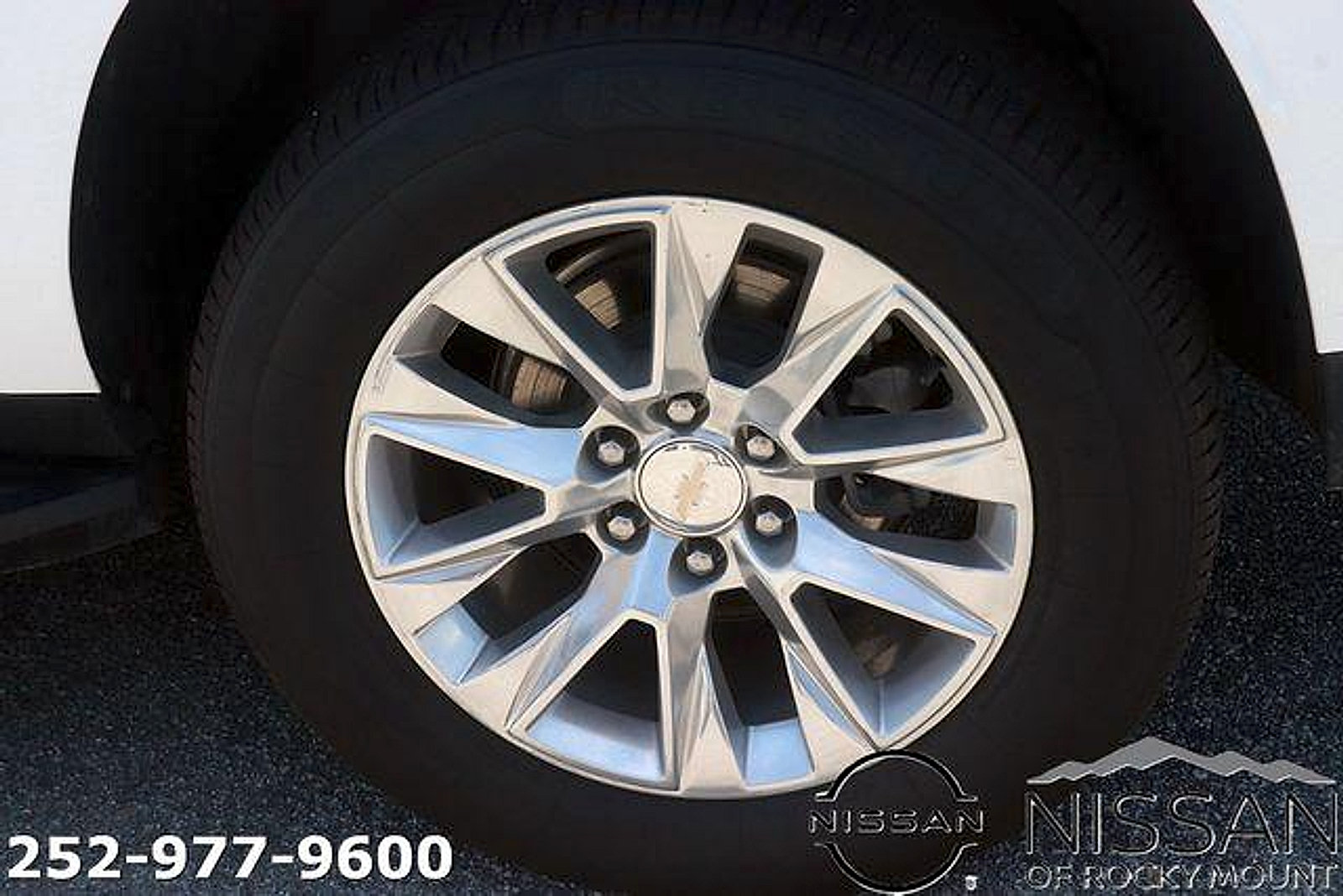Used 2023 Chevrolet Suburban Premier RWD image 8
