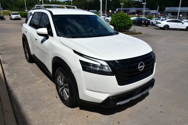 Used 2023 Nissan Pathfinder SL w/ Lighting Package (N92) AWD/4WD image 7