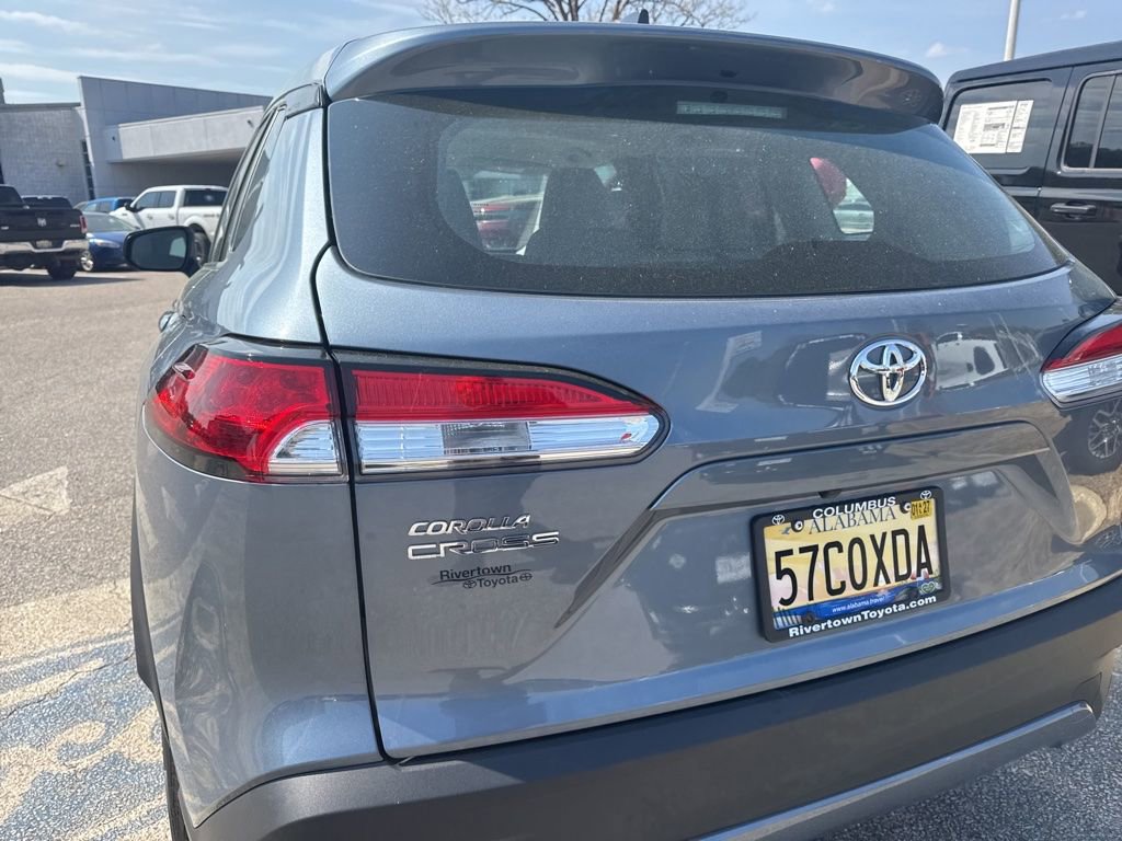 Used 2025 Toyota Corolla Cross L image 12