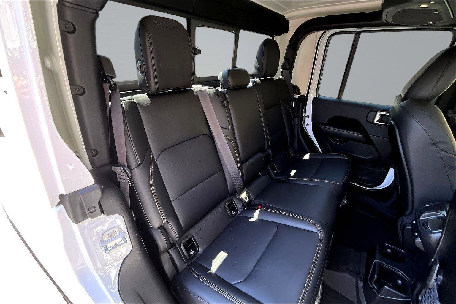 New 2026 Jeep Gladiator Sport AWD/4WD image 10
