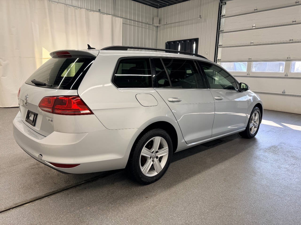 Used 2015 Volkswagen Golf TDI S FWD image 4