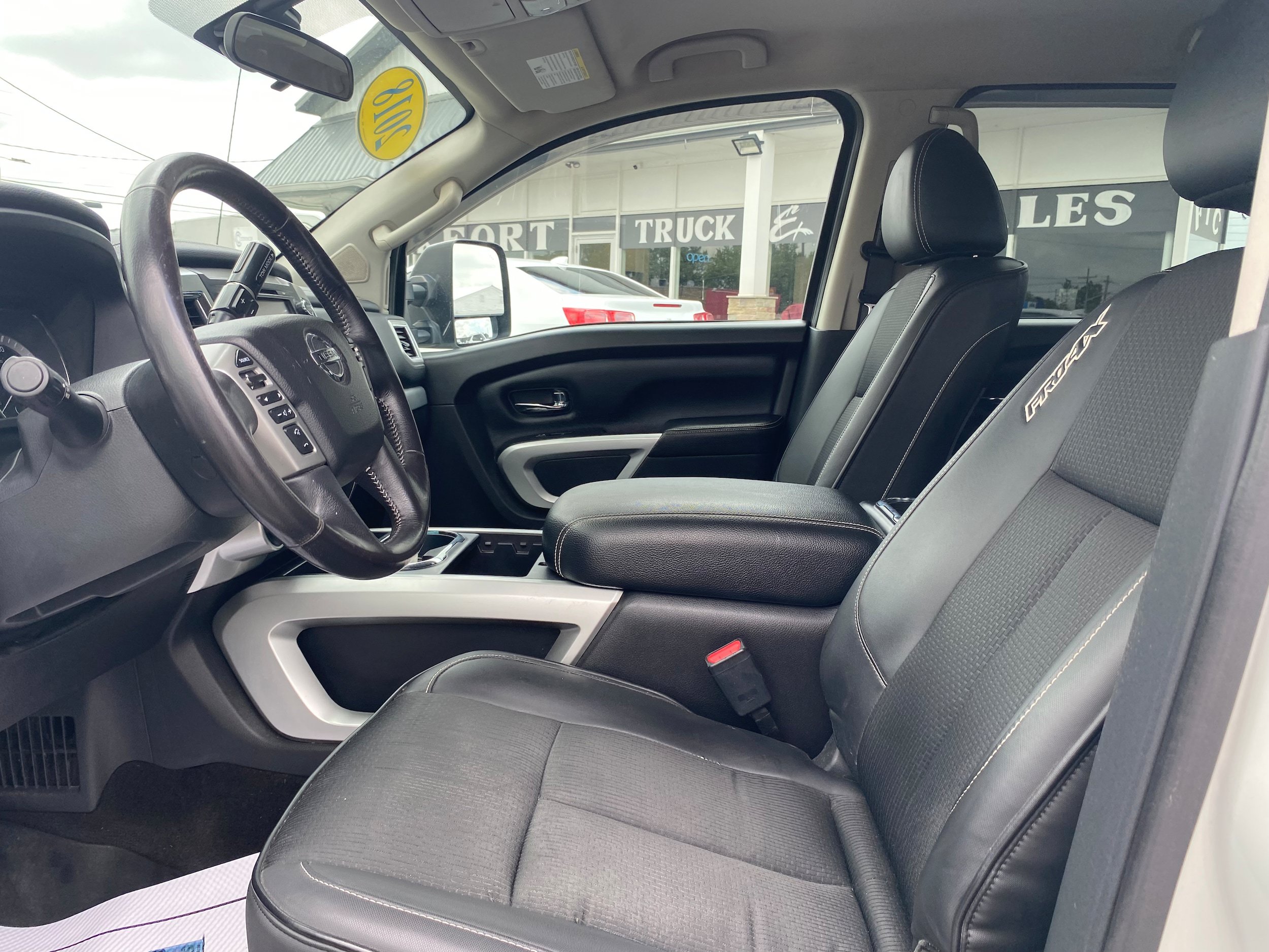 Used 2018 Nissan Titan PRO-4X w/ Pro-4x Utility Package AWD/4WD image 9
